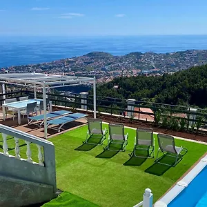Geek - Open Space - 5m From 5 Attractions - Pool Year Round, Dining Pergola, Barbecue - Matrix Funchal (Madeira)