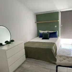 t0-apartment-b-portimao-old-town.hotelaalgarve.com/